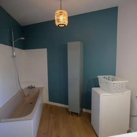 Nyaraló Nouveau : Maison A 50 M De La *