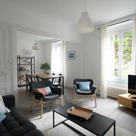 Nyaraló Nouveau : Maison A 50 M De La
